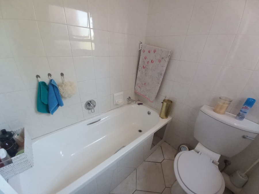 To Let 2 Bedroom Property for Rent in Vaalpark Free State